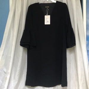 Aranoy black dress